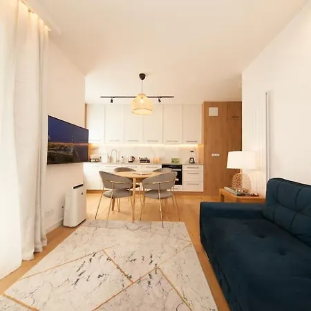 Apartment Sunny With Garden And Garage Warschau